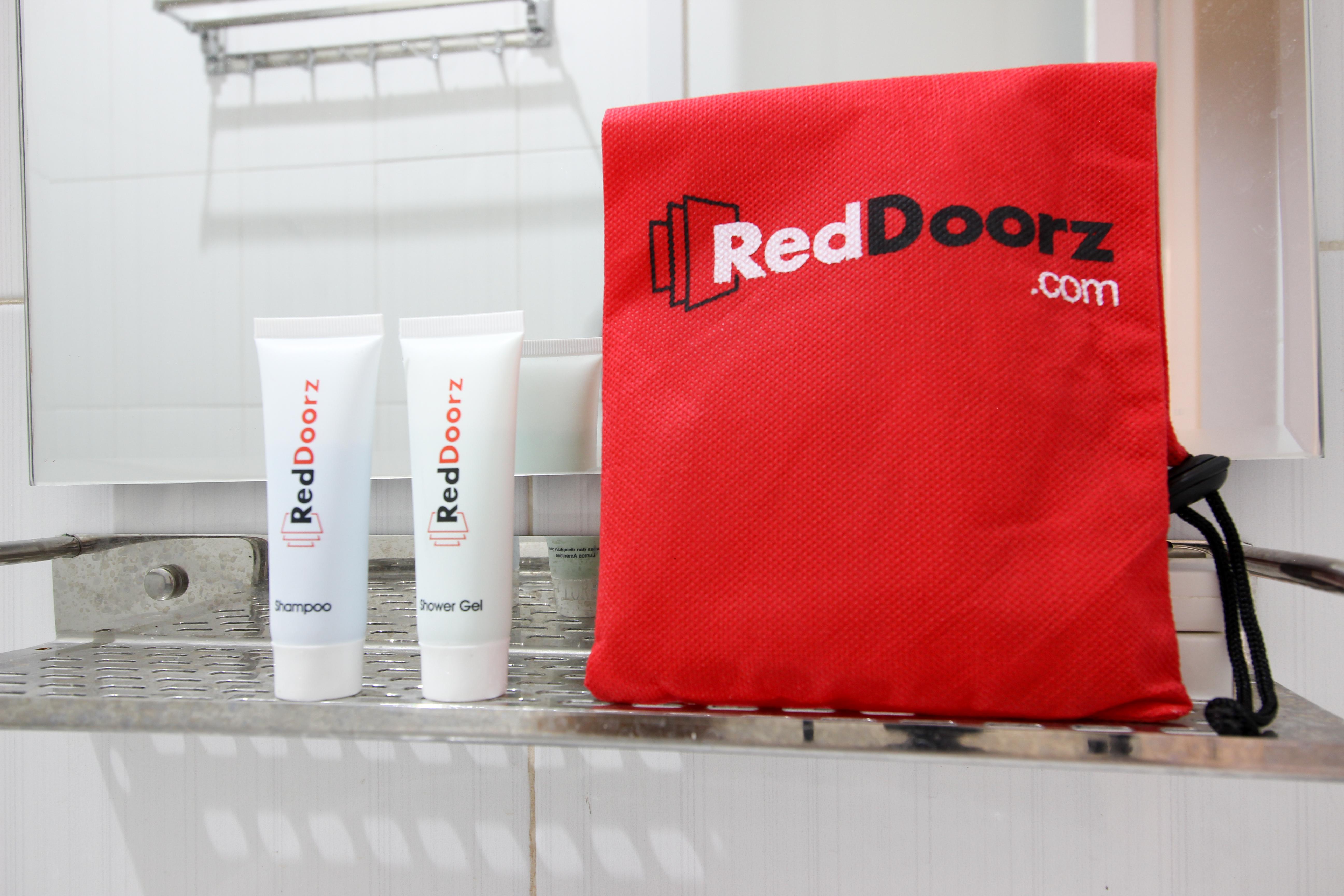 Reddoorz Plus Near Upn Jogjakarta 2 Maguwo Εξωτερικό φωτογραφία
