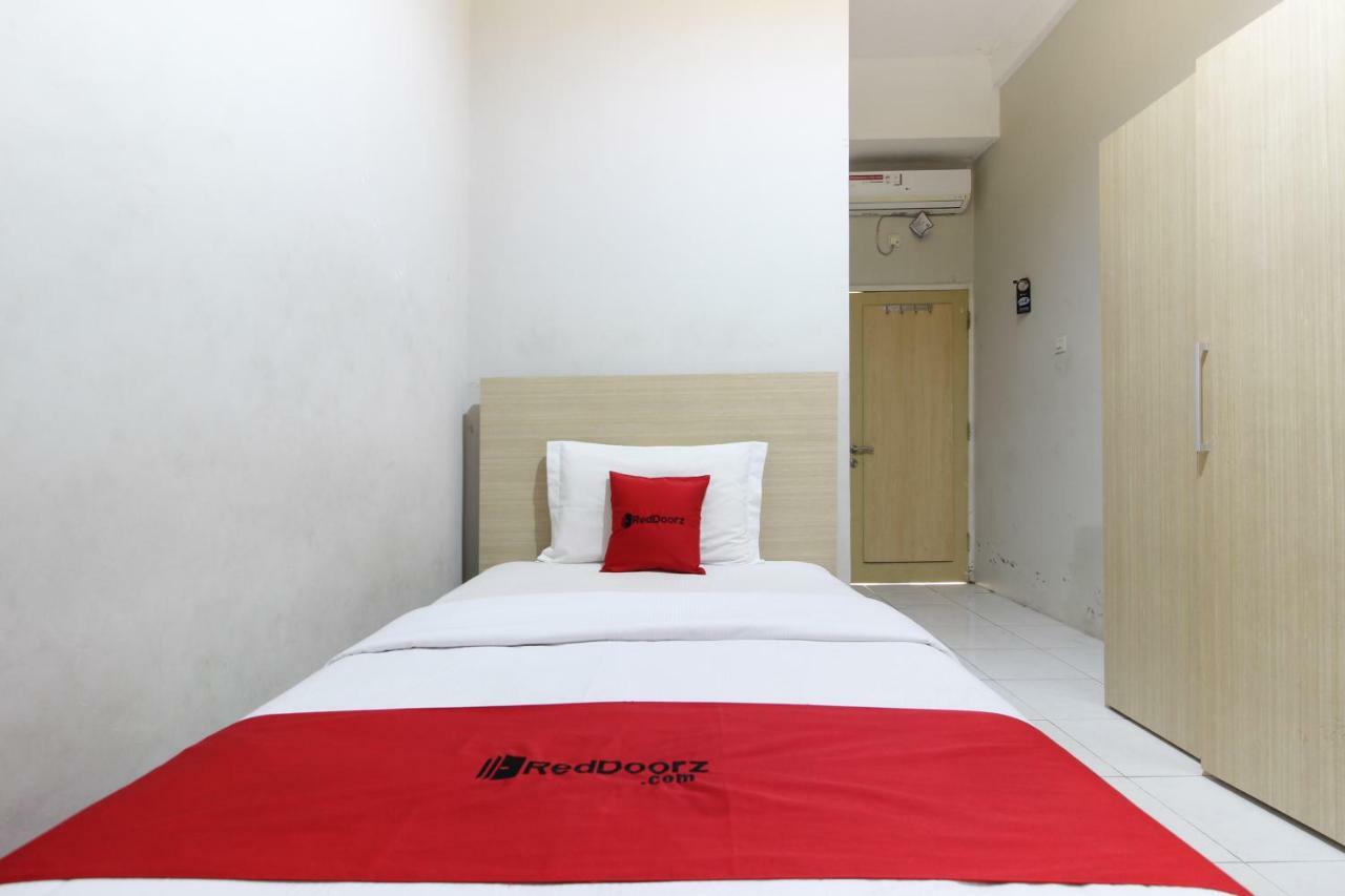 Reddoorz Plus Near Upn Jogjakarta 2 Maguwo Εξωτερικό φωτογραφία